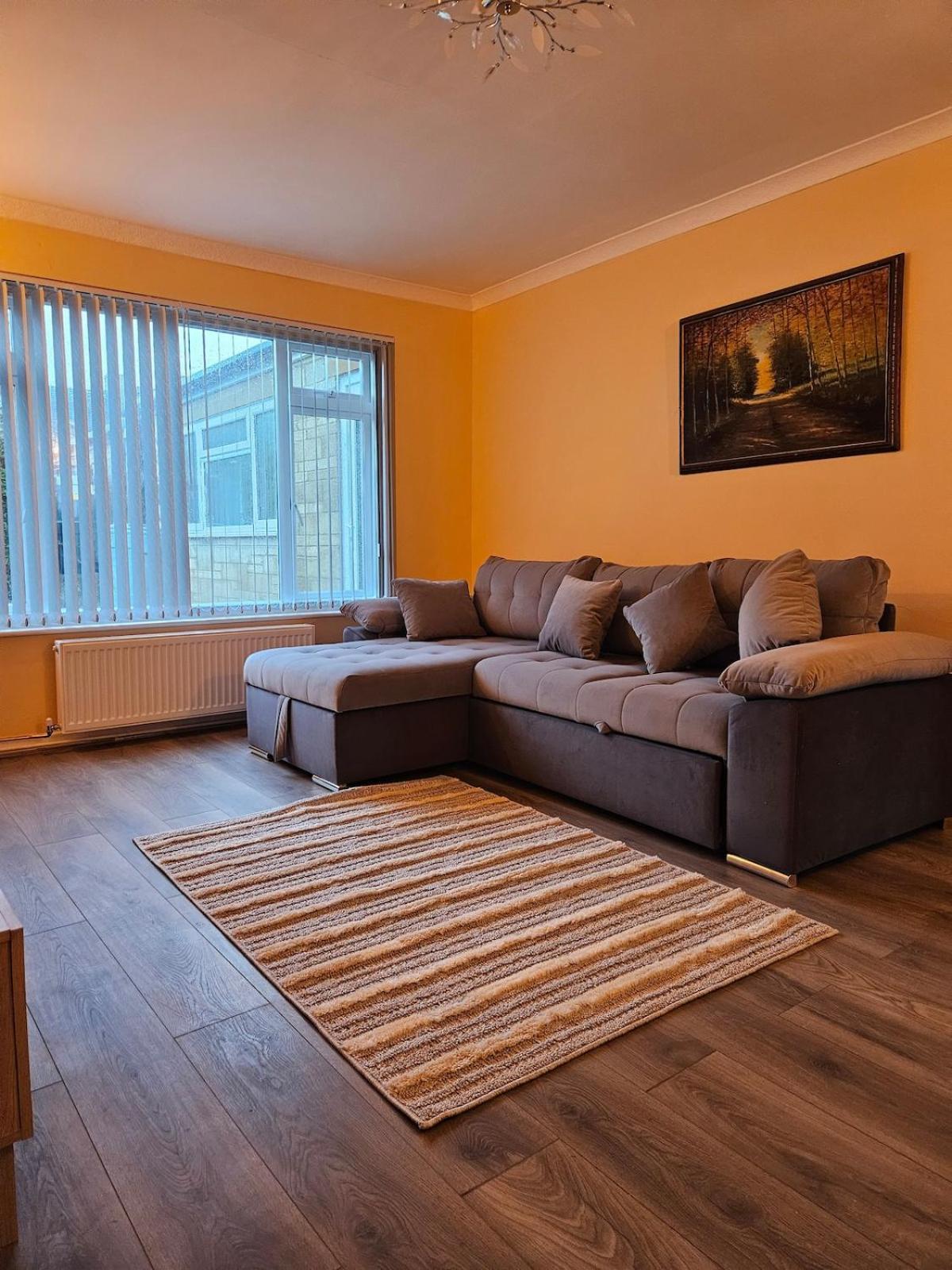 Clover Crest - 2-bedroom House Holiday home *